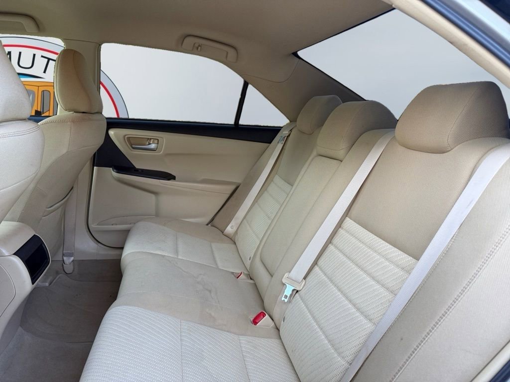 Used 2015 Toyota Camry LE image 15