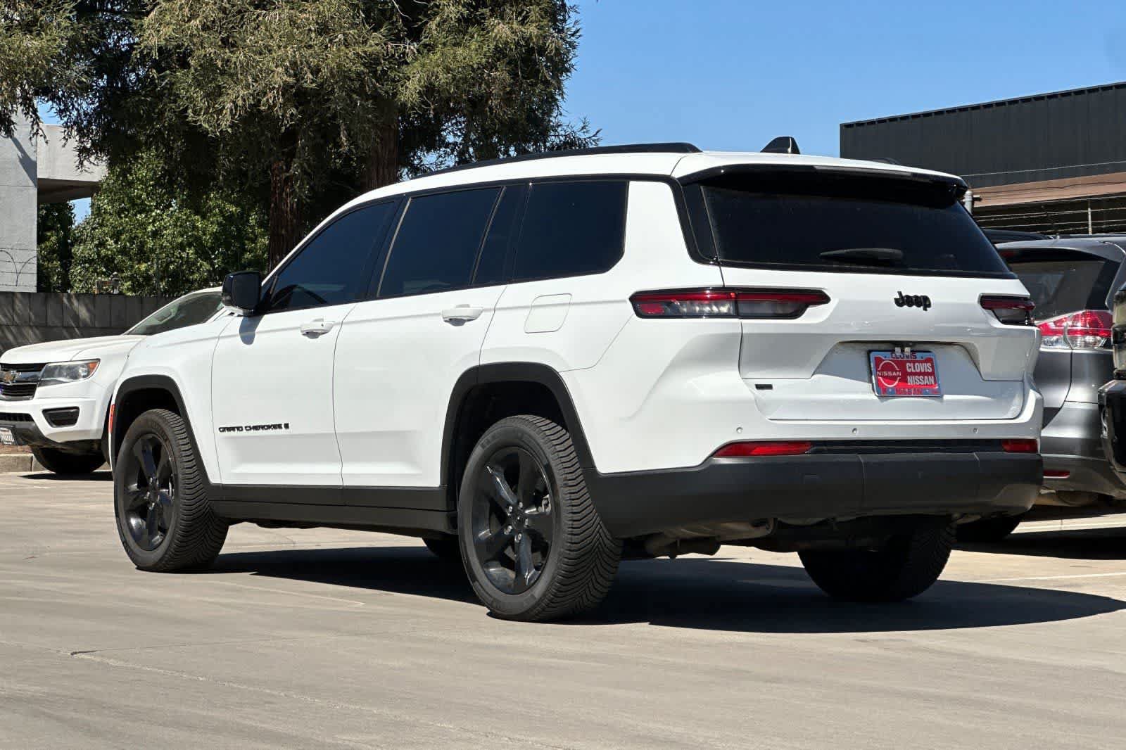 Used 2022 Jeep Grand Cherokee L Laredo RWD image 7