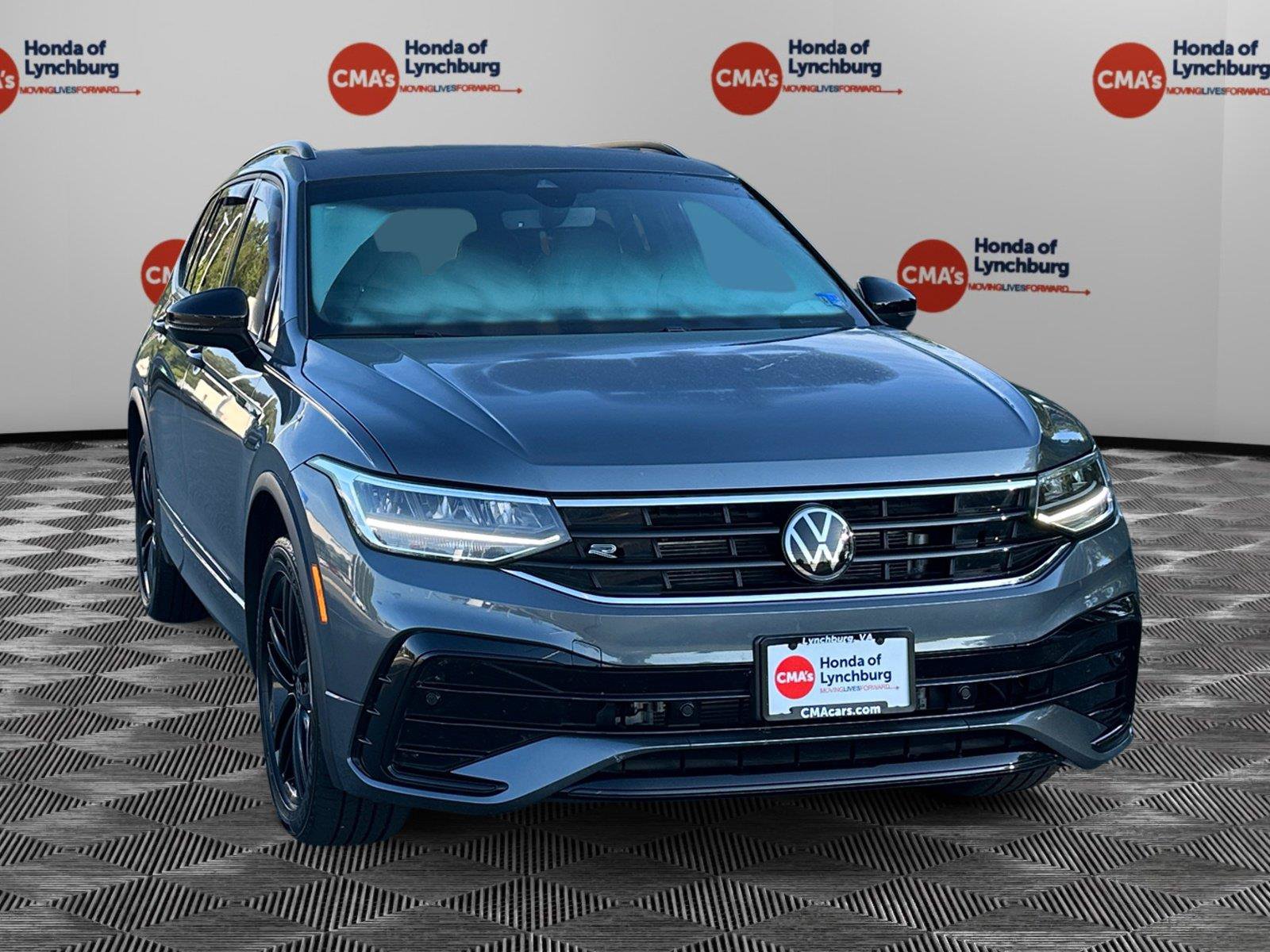 Used 2022 Volkswagen Tiguan SE R-Line AWD/4WD image 7