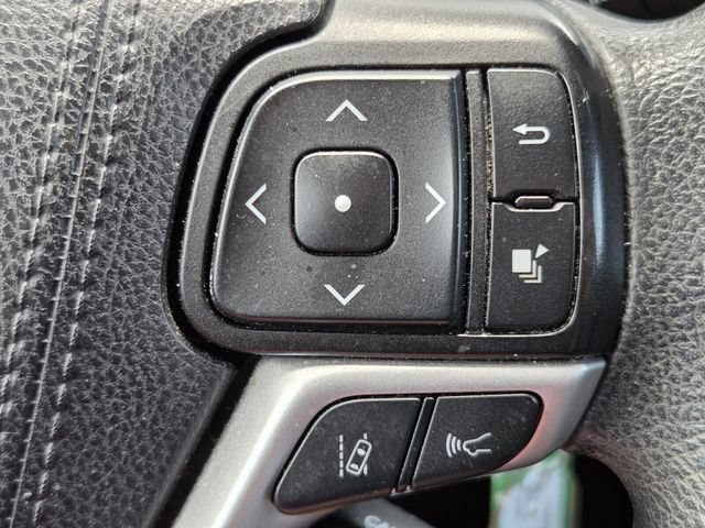 Used 2019 Toyota Highlander LE FWD image 24