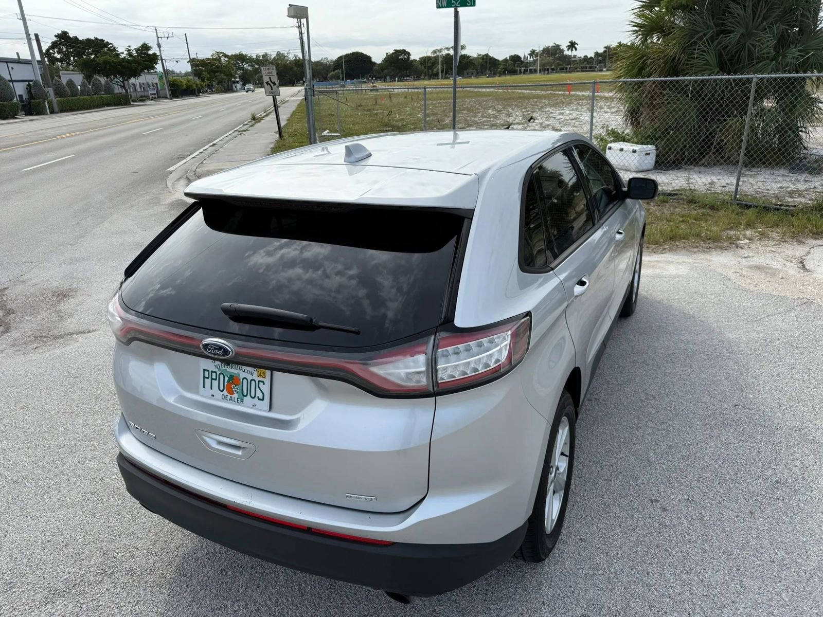 Used 2018 Ford Edge SE image 14