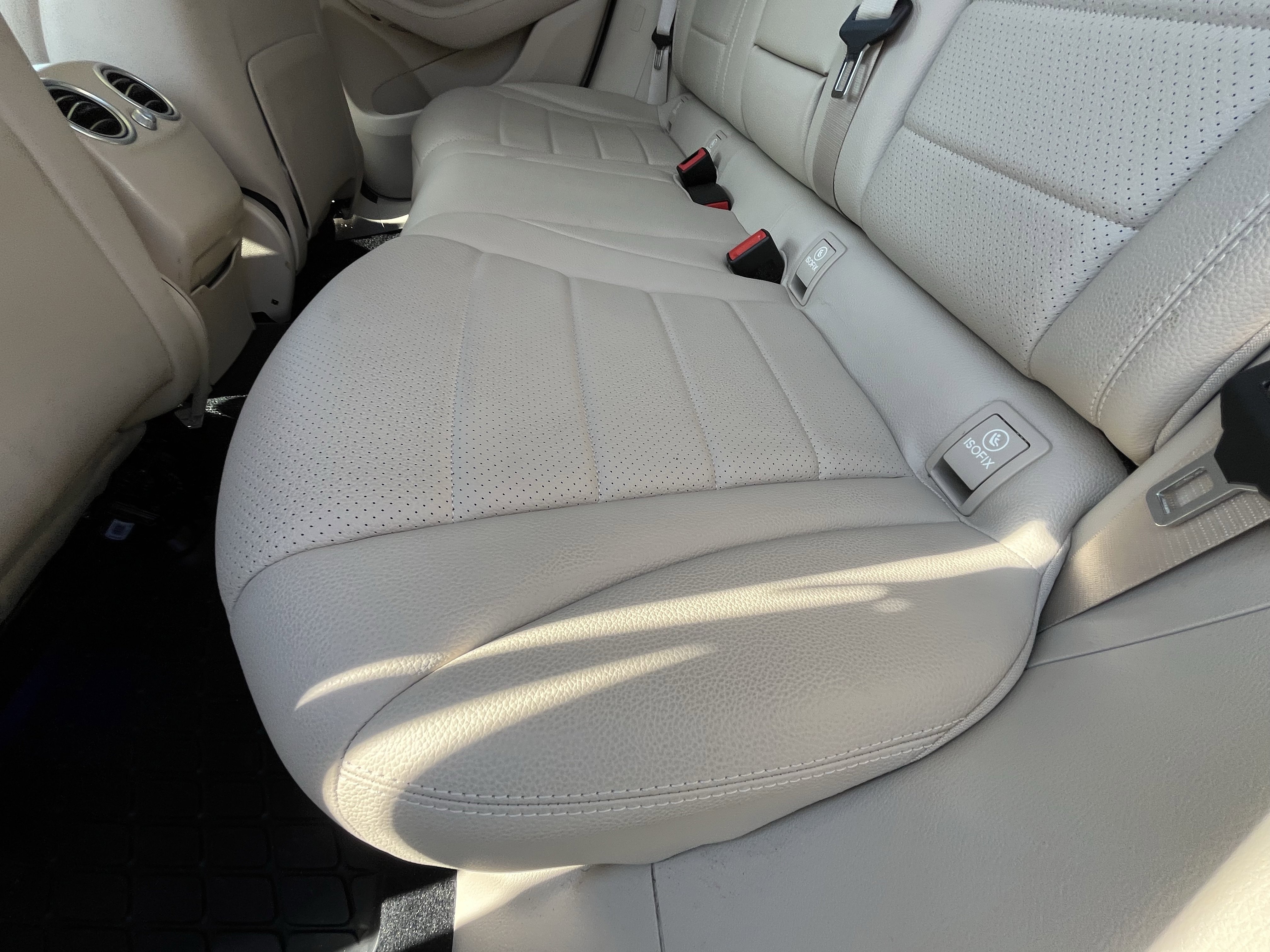 Used 2021 Mercedes-Benz GLC 300 4MATIC image 32