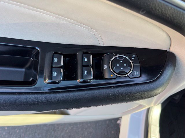 Used 2015 Ford Edge Titanium w/ Equipment Group 302A AWD/4WD image 16