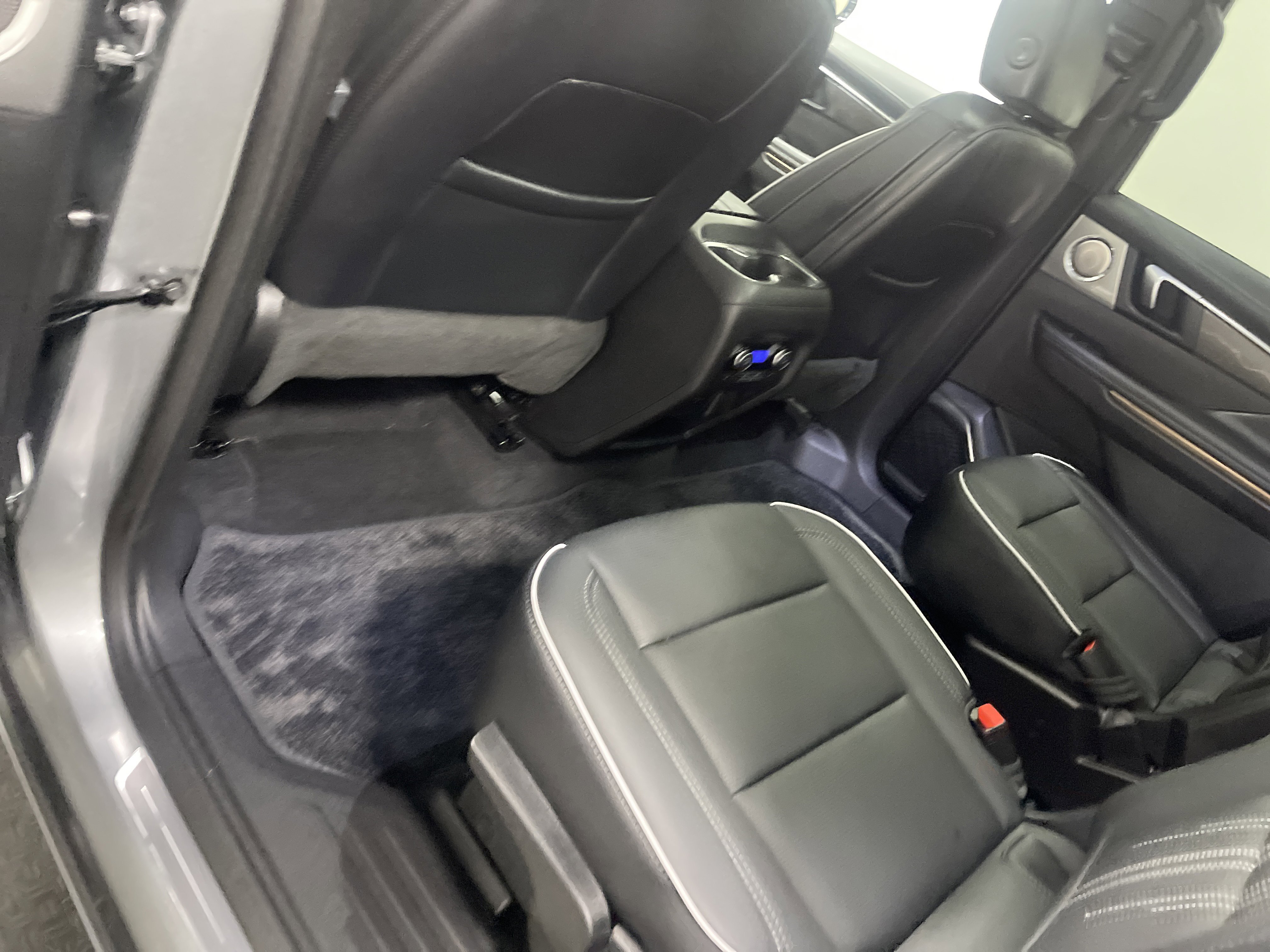 Used 2026 Buick Enclave Avenir image 17