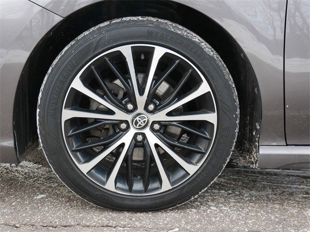 Used 2020 Toyota Camry SE image 9