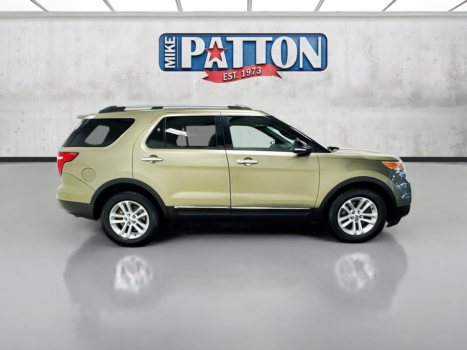 Used 2013 Ford Explorer XLT AWD/4WD image 8