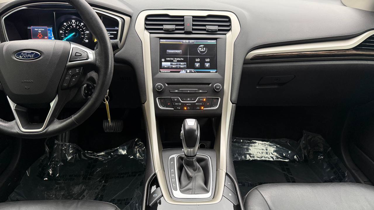 Used 2016 Ford Fusion Energi SE FWD image 16