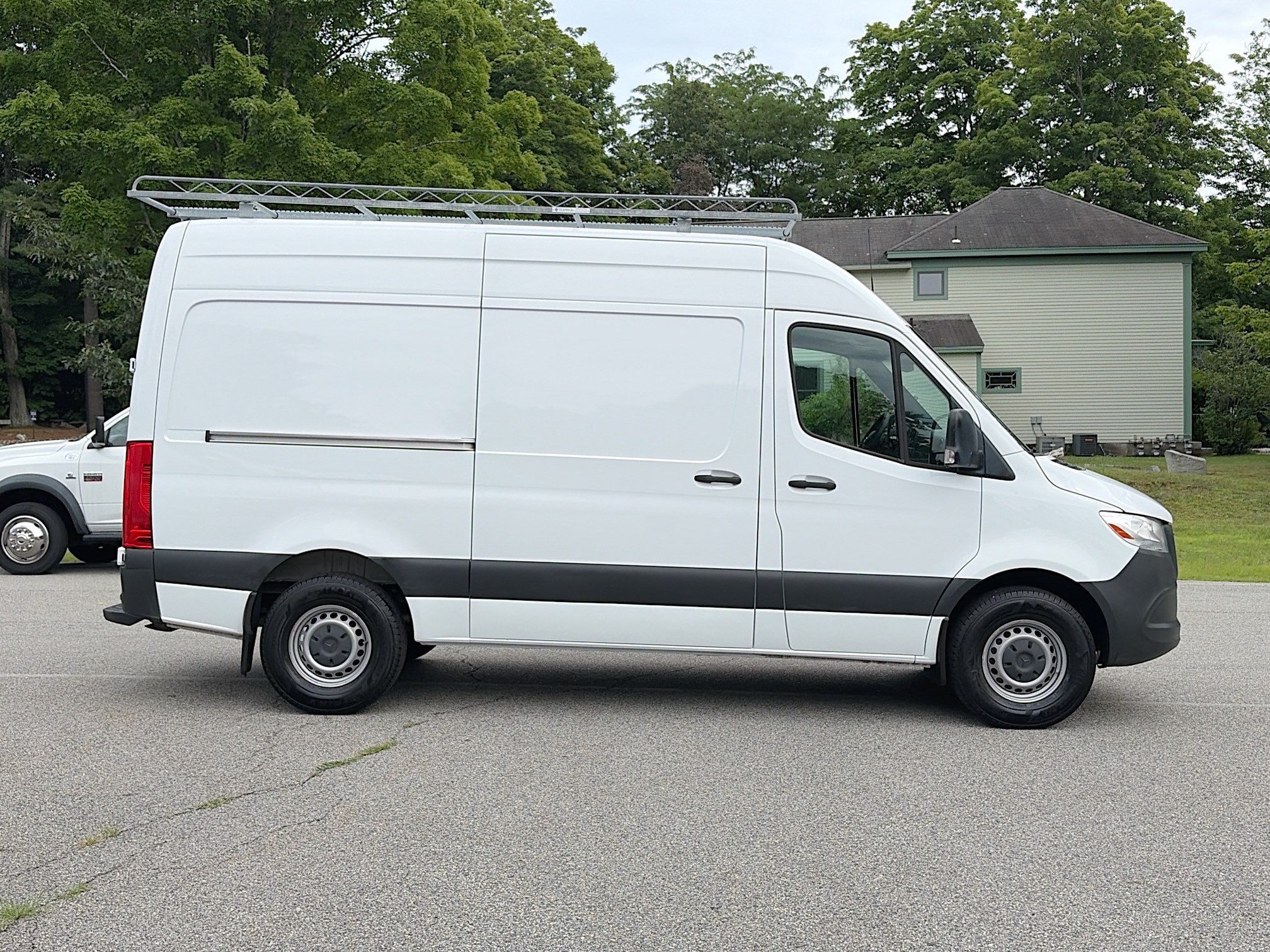 Used 2022 Mercedes-Benz Sprinter 1500 image 12