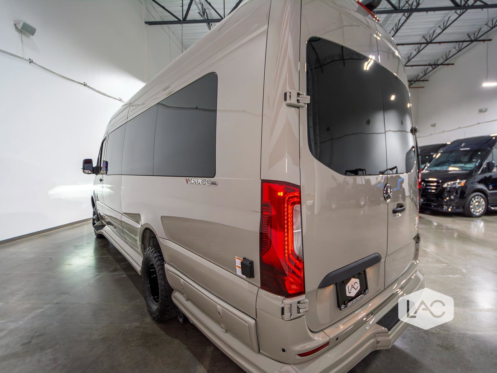 Used 2025 Mercedes-Benz Sprinter 3500 image 38