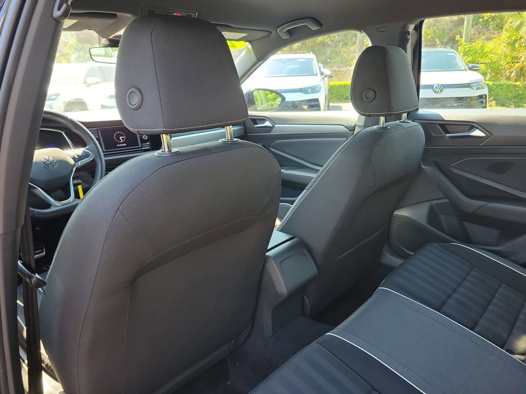 Used 2024 Volkswagen Jetta Sport image 10