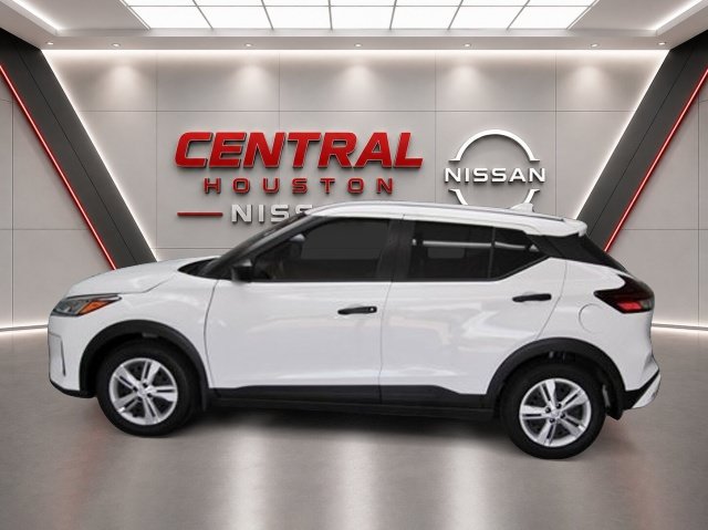 Certified 2025 Nissan Kicks Play S FWD image 3