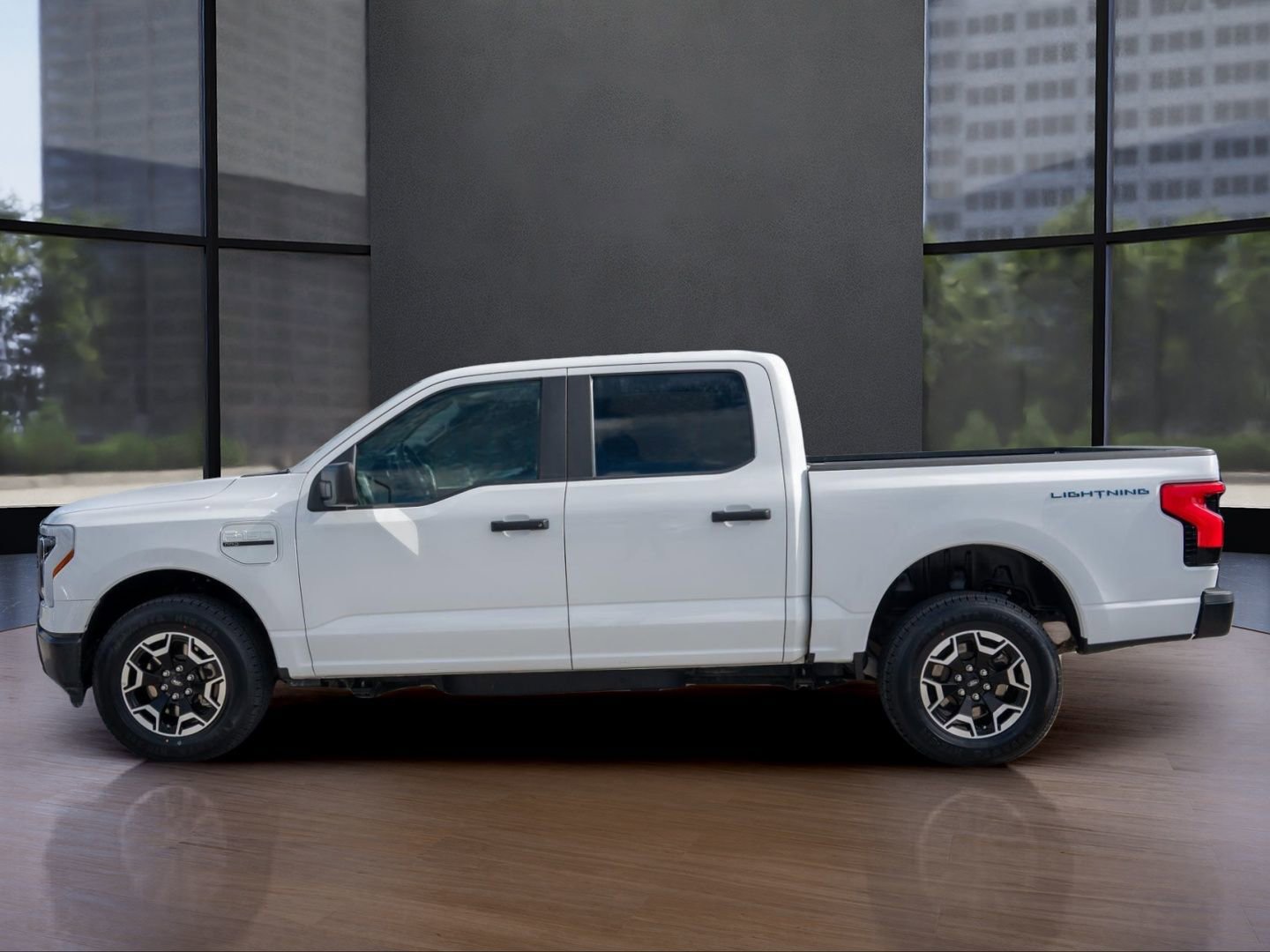 Used 2022 Ford F150 Lightning Pro image 8