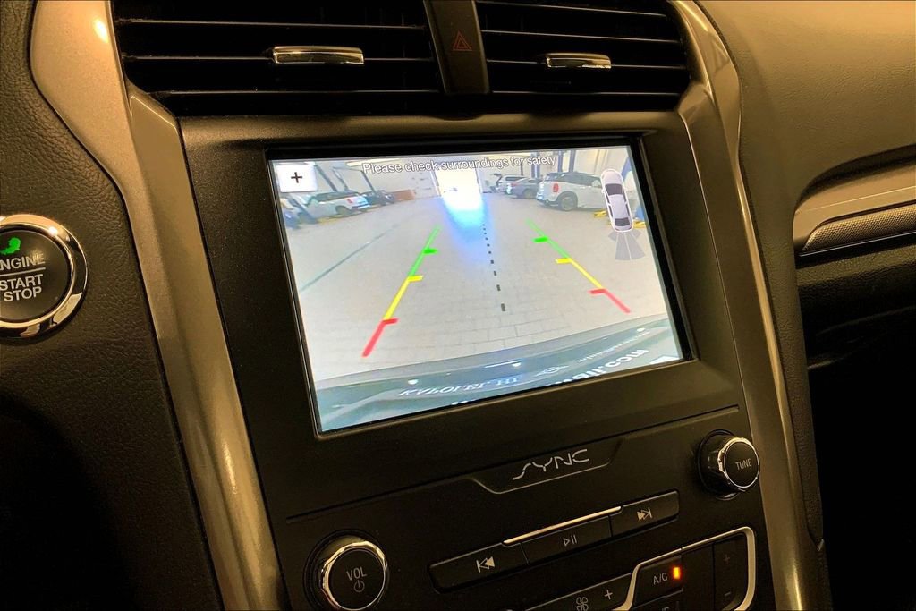 Used 2019 Ford Fusion SE image 19