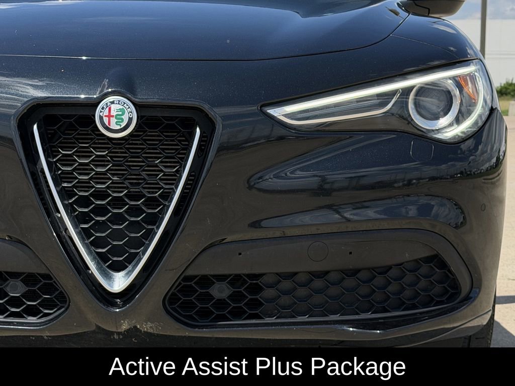 Used 2022 Alfa Romeo Stelvio Ti AWD/4WD image 4