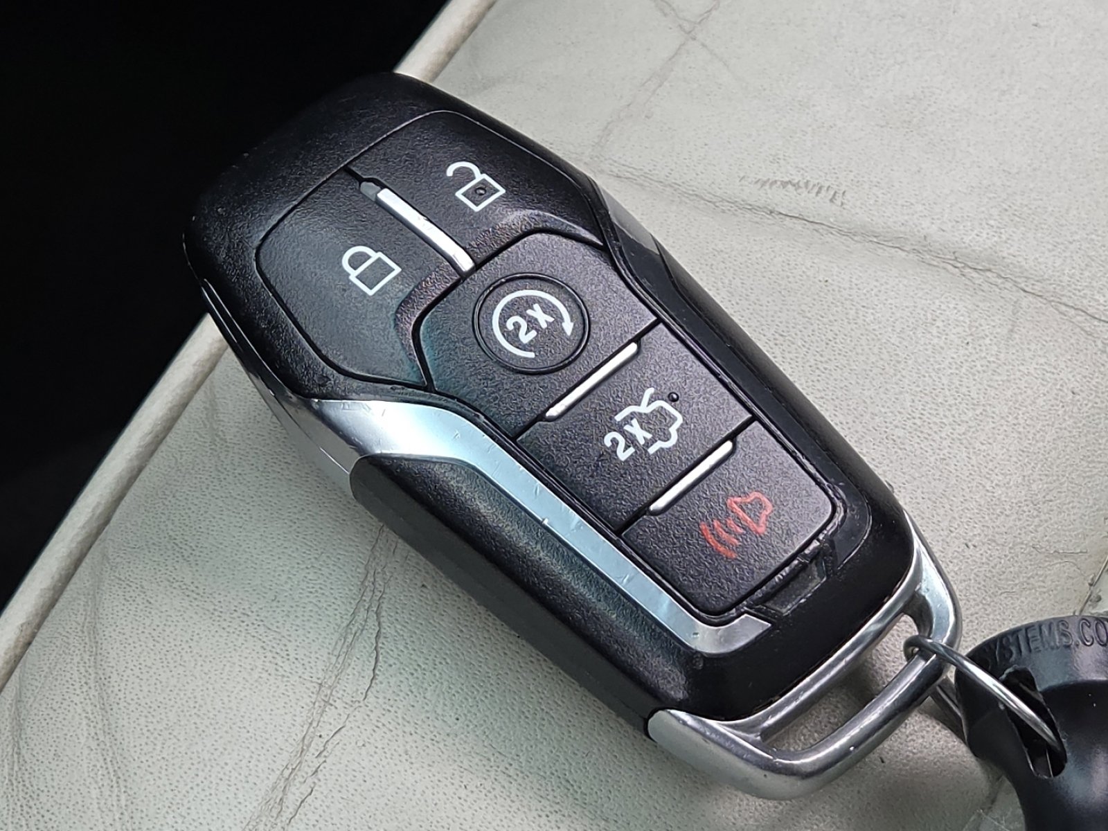 Used 2016 Ford Explorer Platinum AWD/4WD image 33