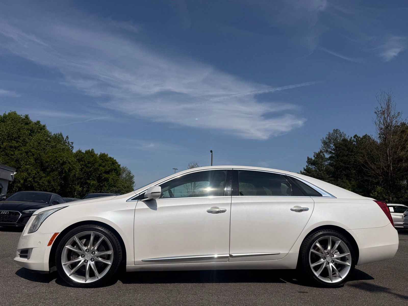 Used 2016 Cadillac XTS Premium image 2