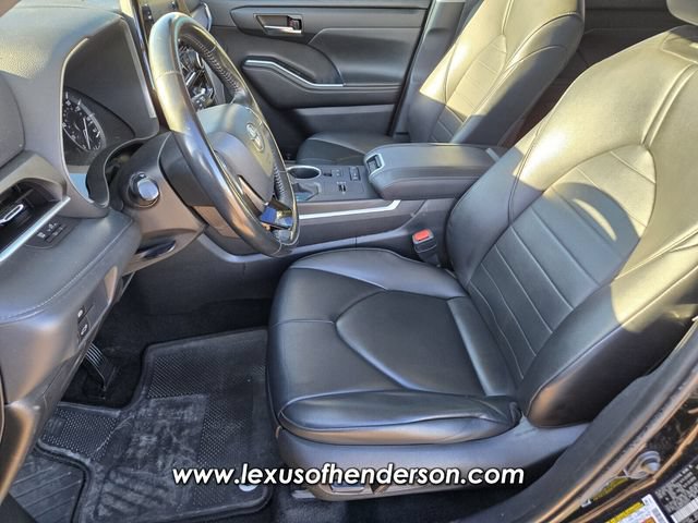 Used 2020 Toyota Highlander XLE FWD image 10