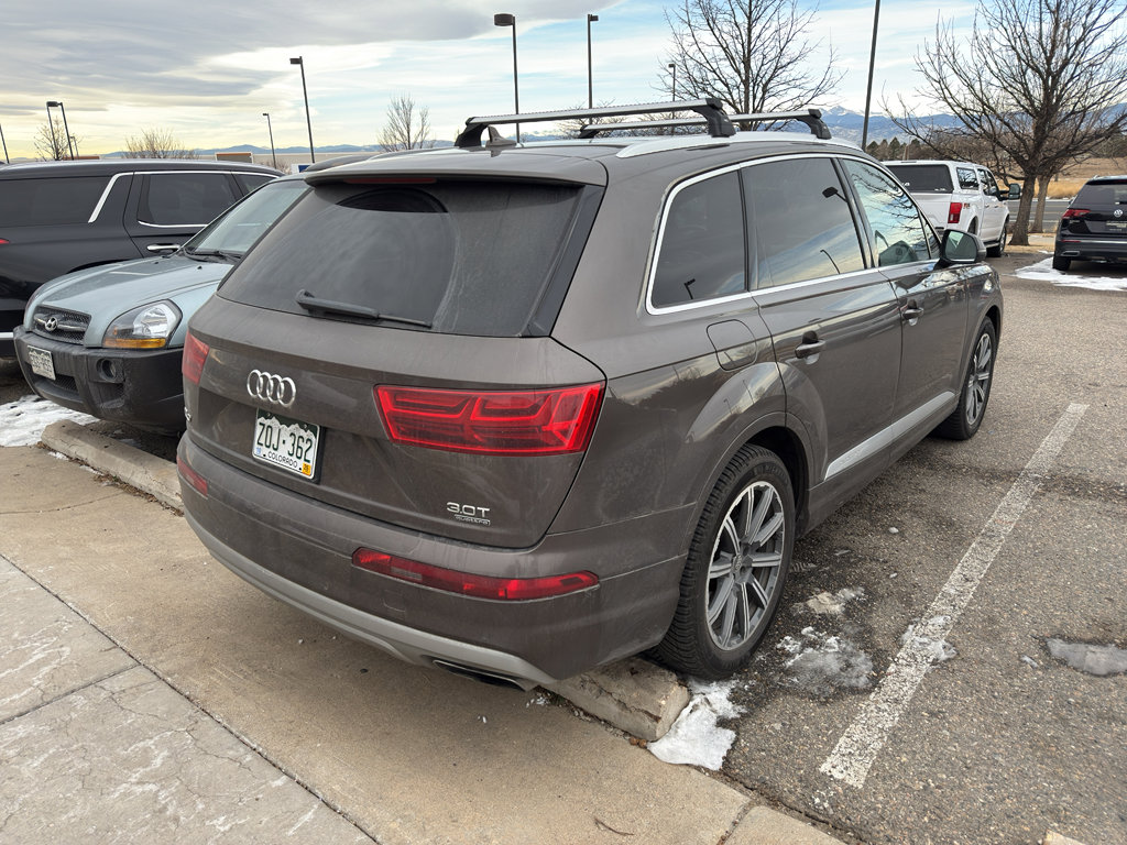 Used 2017 Audi Q7 3.0T Prestige image 4