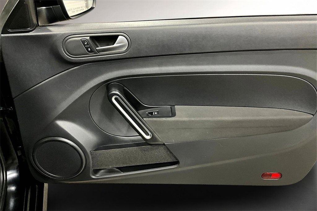 Used 2019 Volkswagen Beetle 2.0T S image 27