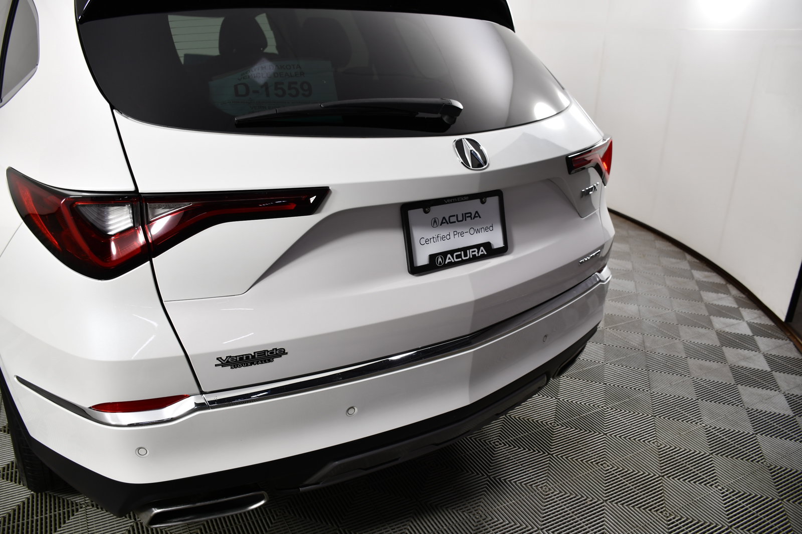 Certified 2025 Acura MDX w/ Technology Package AWD/4WD image 15