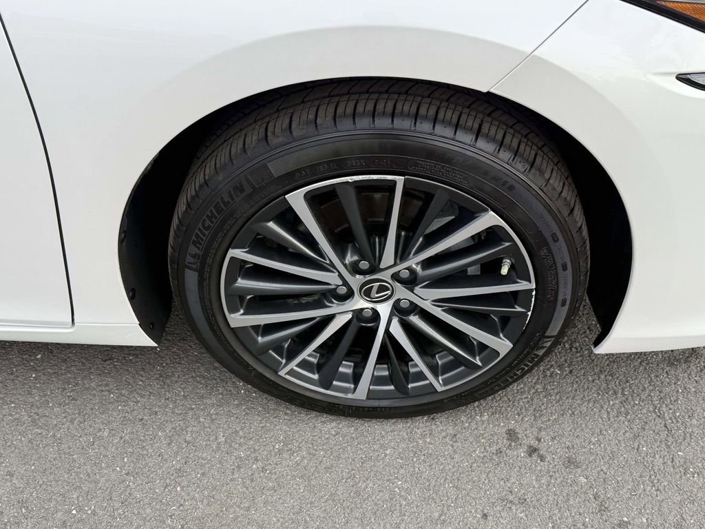 Used 2025 Lexus ES 350 Premium w/ Premium Package image 7