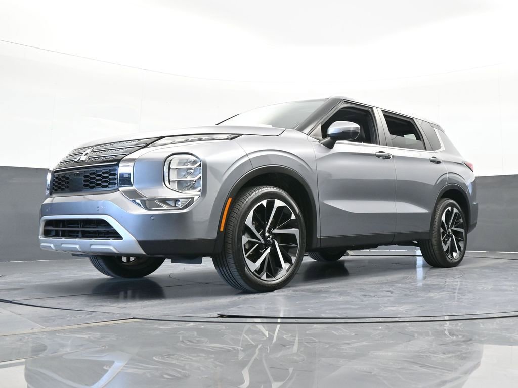 Used 2022 Mitsubishi Outlander SE image 50