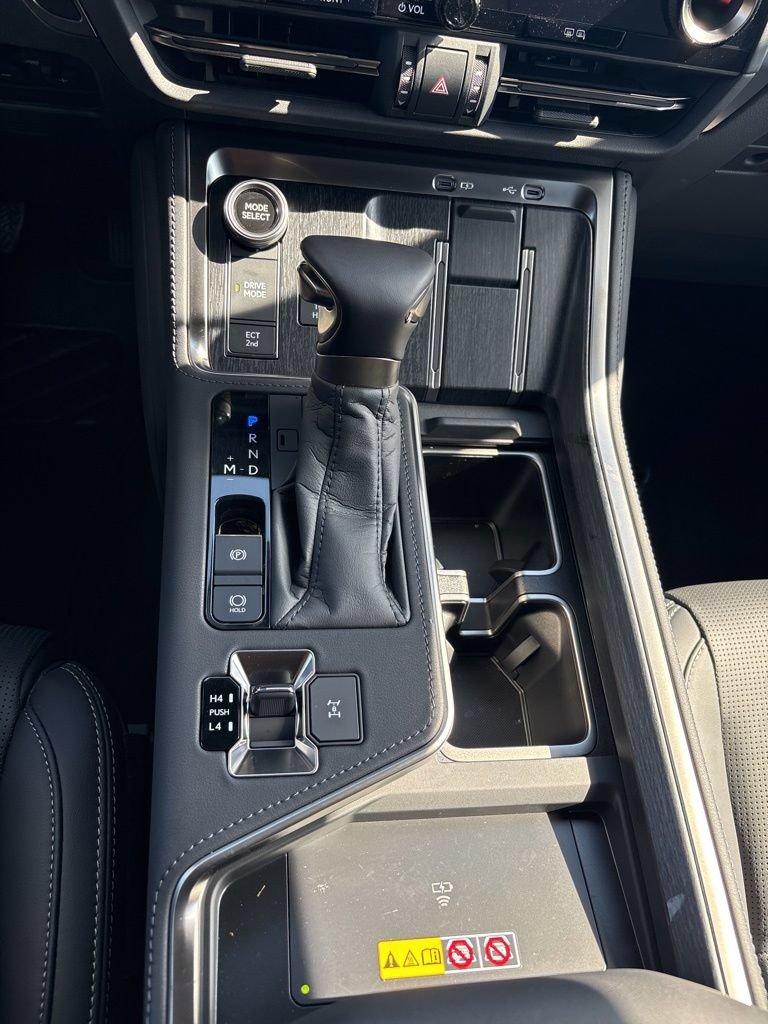 Certified 2026 Lexus GX 550 w/ Accessory Package (31) AWD/4WD image 18