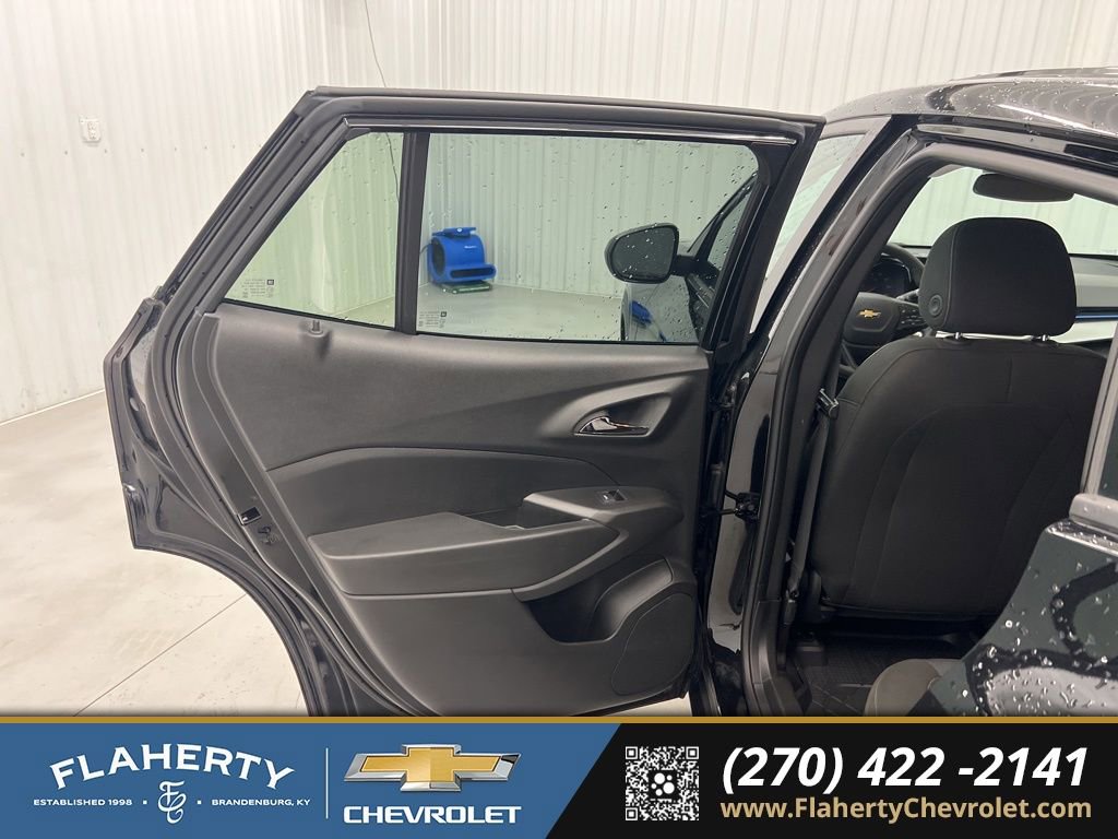 Used 2024 Chevrolet Trax LS w/ LS Convenience Package image 10