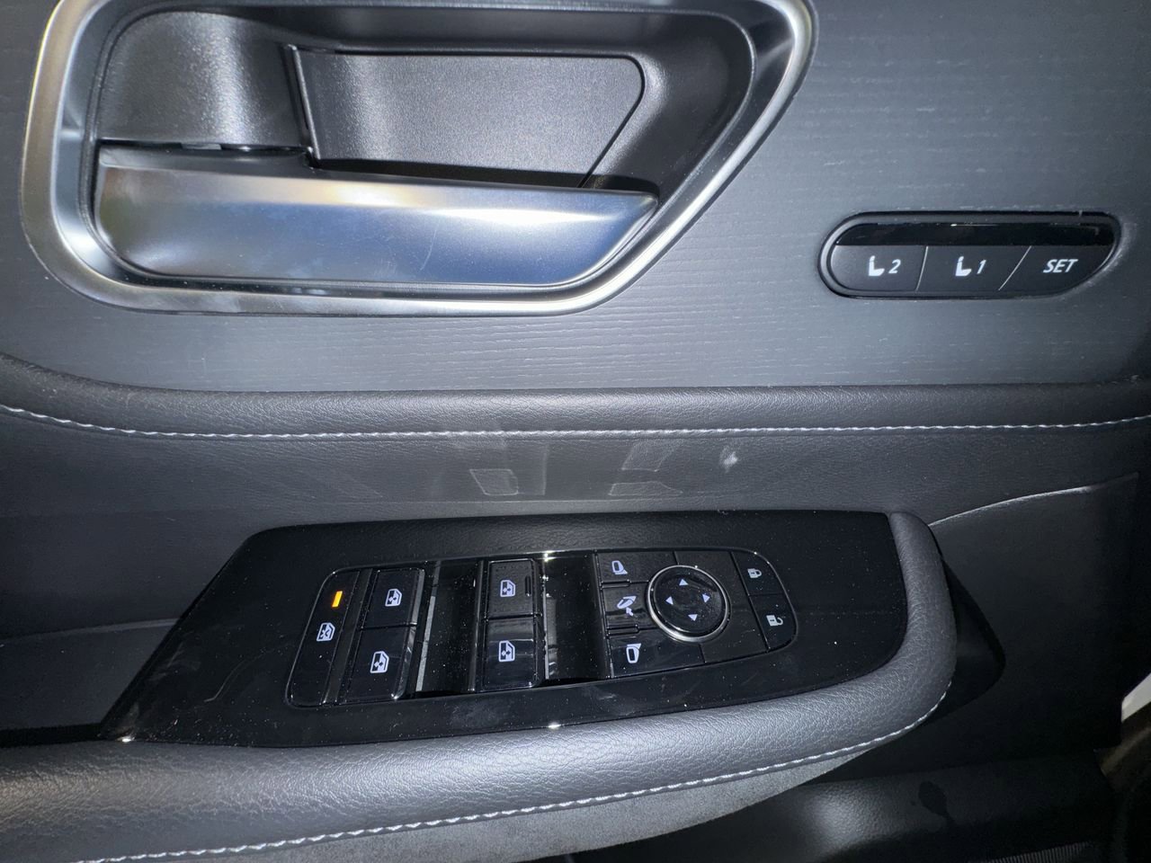 New 2025 INFINITI QX80 Sensory AWD/4WD image 17
