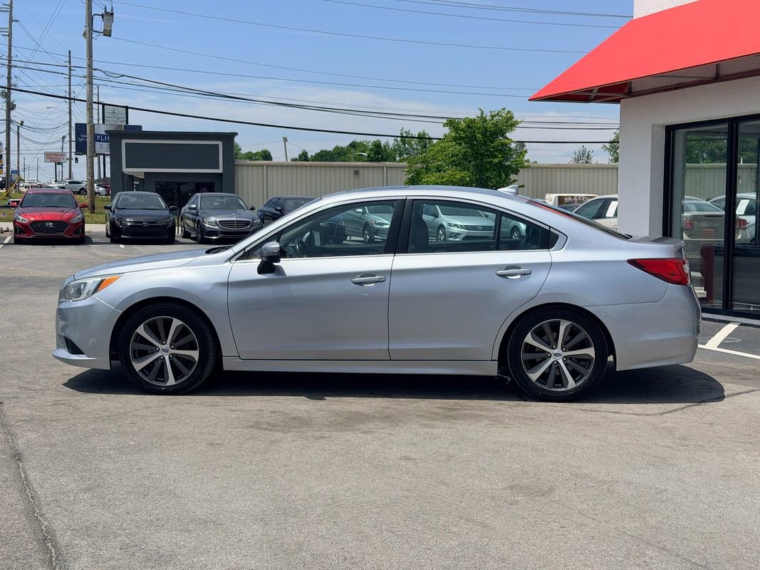 Used 2017 Subaru Legacy 2.5i Limited AWD/4WD image 3