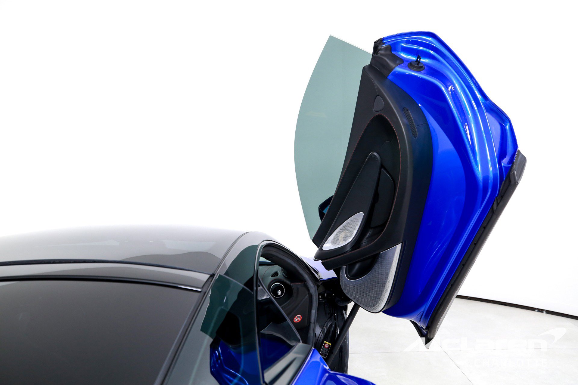Used 2021 McLaren GT image 17