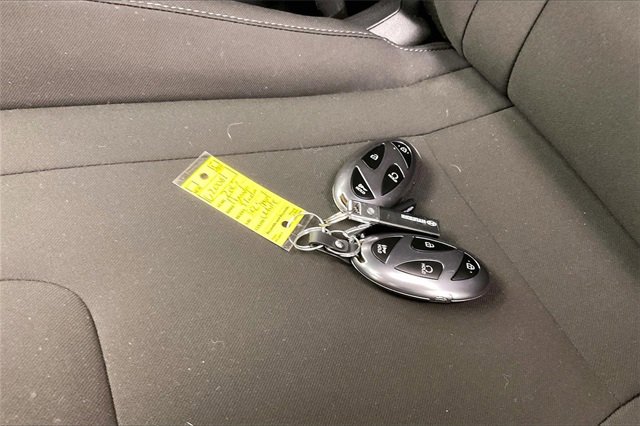 Used 2025 Hyundai Elantra SEL image 13