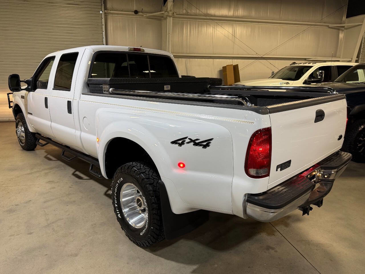 Used 2002 Ford F350 Lariat image 2