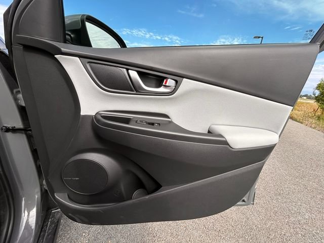 Used 2023 Hyundai Kona Limited w/ Cargo Package image 29