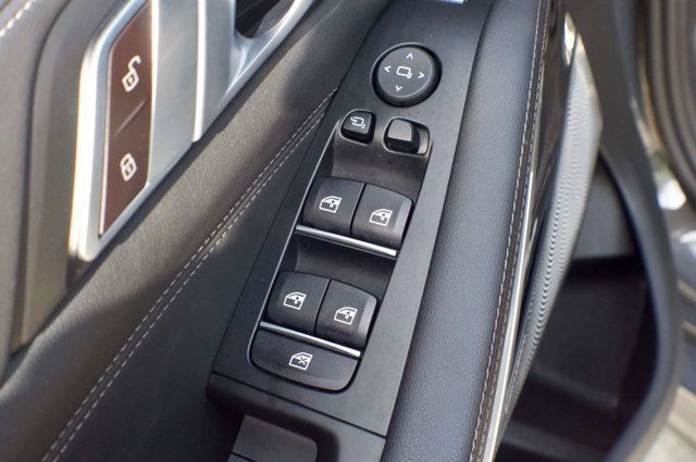 Used 2024 BMW X5 M60i AWD/4WD image 44