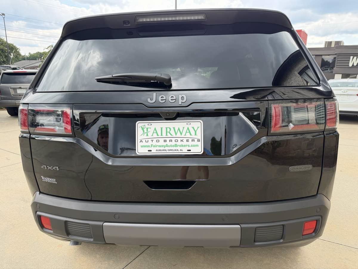 Used 2026 Jeep Cherokee Overland w/ Trailer Tow Group AWD/4WD image 7