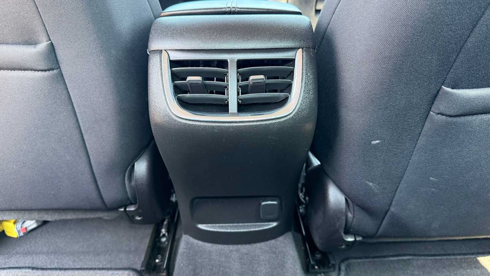 Used 2016 Chevrolet Malibu LT FWD image 9