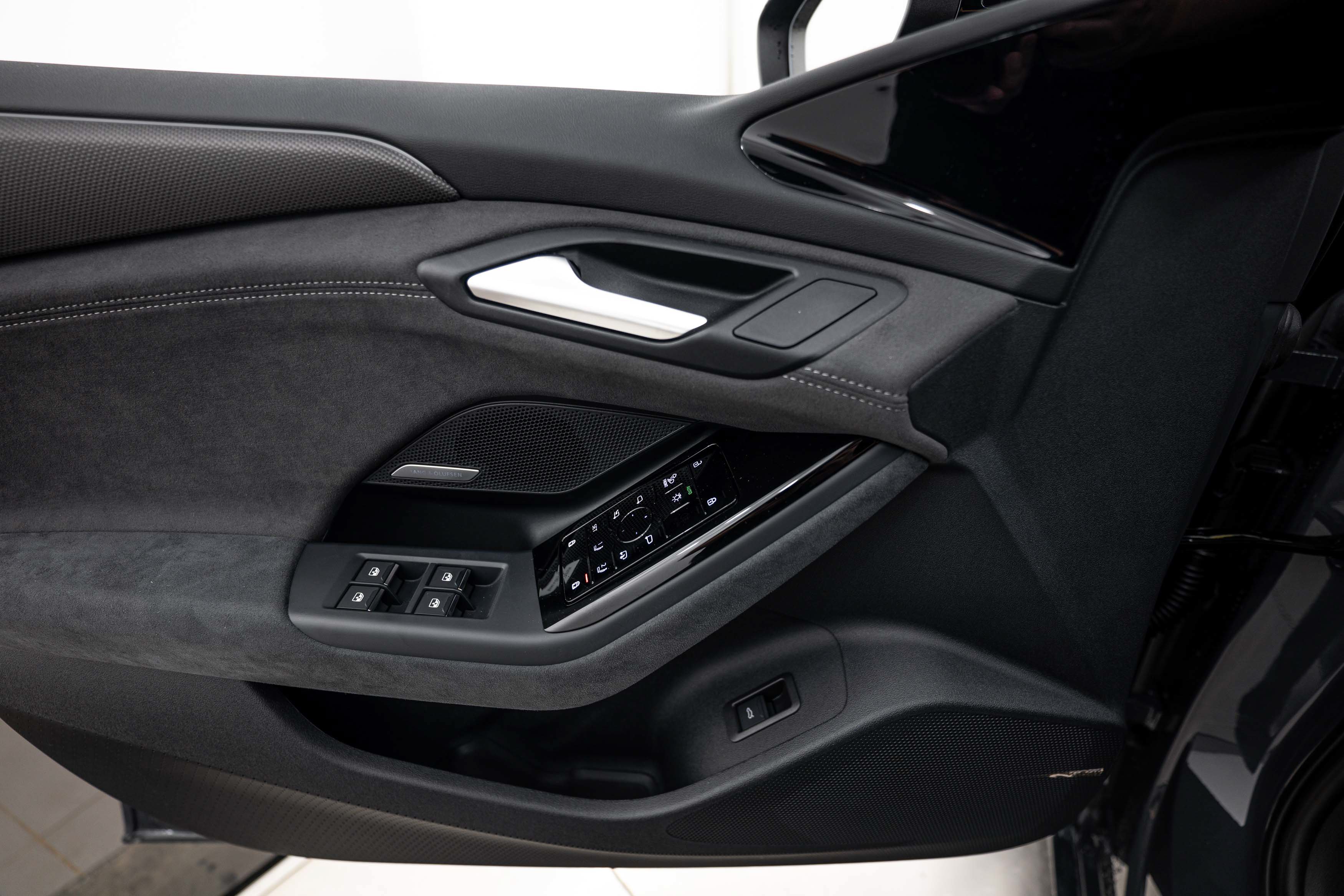 New 2027 Audi S6 e-tron Prestige AWD/4WD image 13
