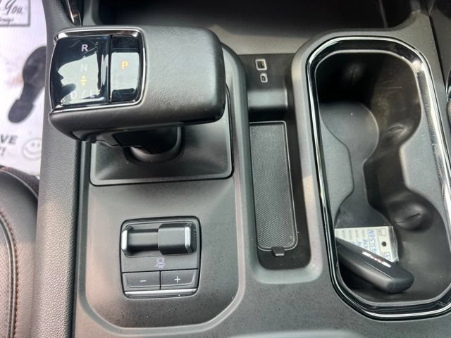 Used 2022 GMC Sierra 1500 AT4 w/ AT4 Premium Package AWD/4WD image 32