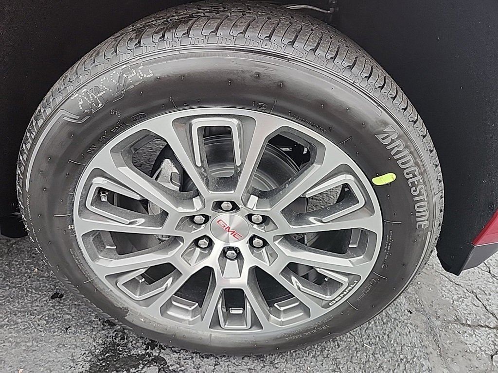 New 2026 GMC Yukon Denali w/ Sun & Power Step Package image 10