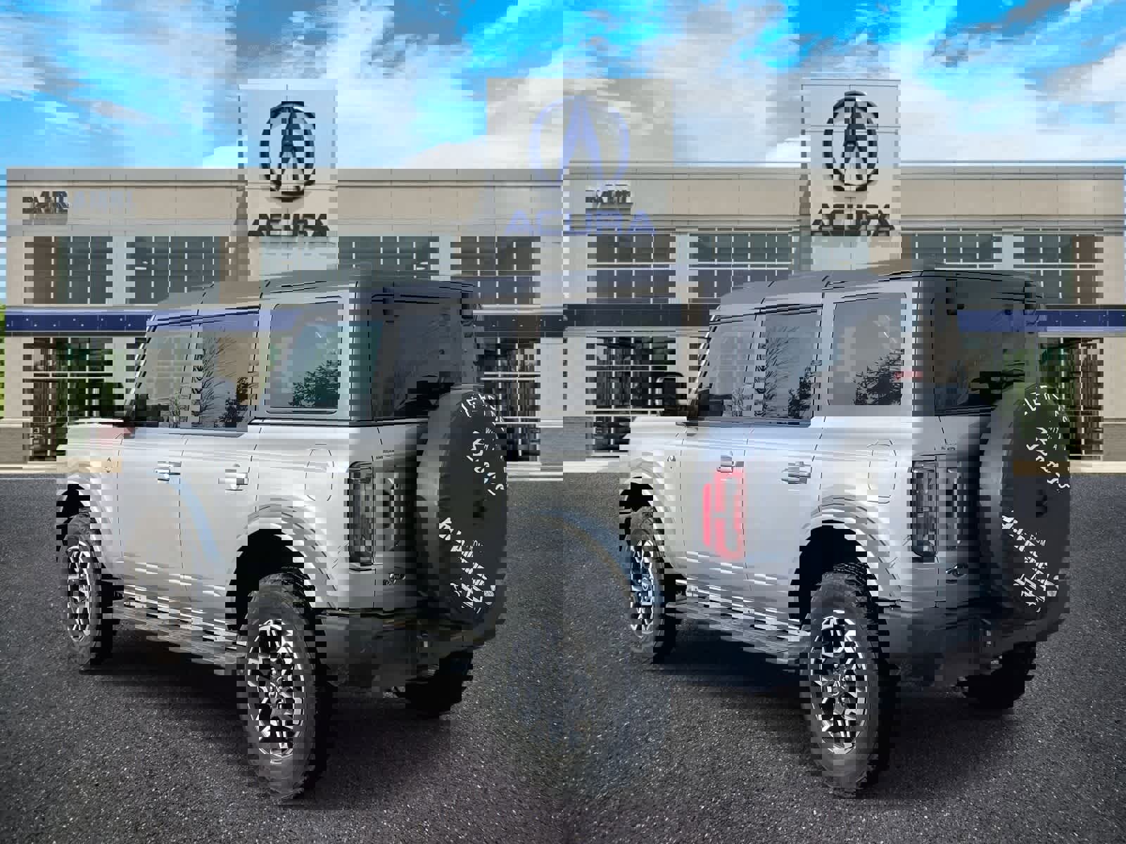 Used 2023 Ford Bronco Outer Banks image 3