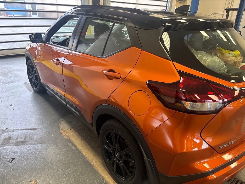 Used 2023 Nissan Kicks SR w/ SR Premium Package FWD image 7