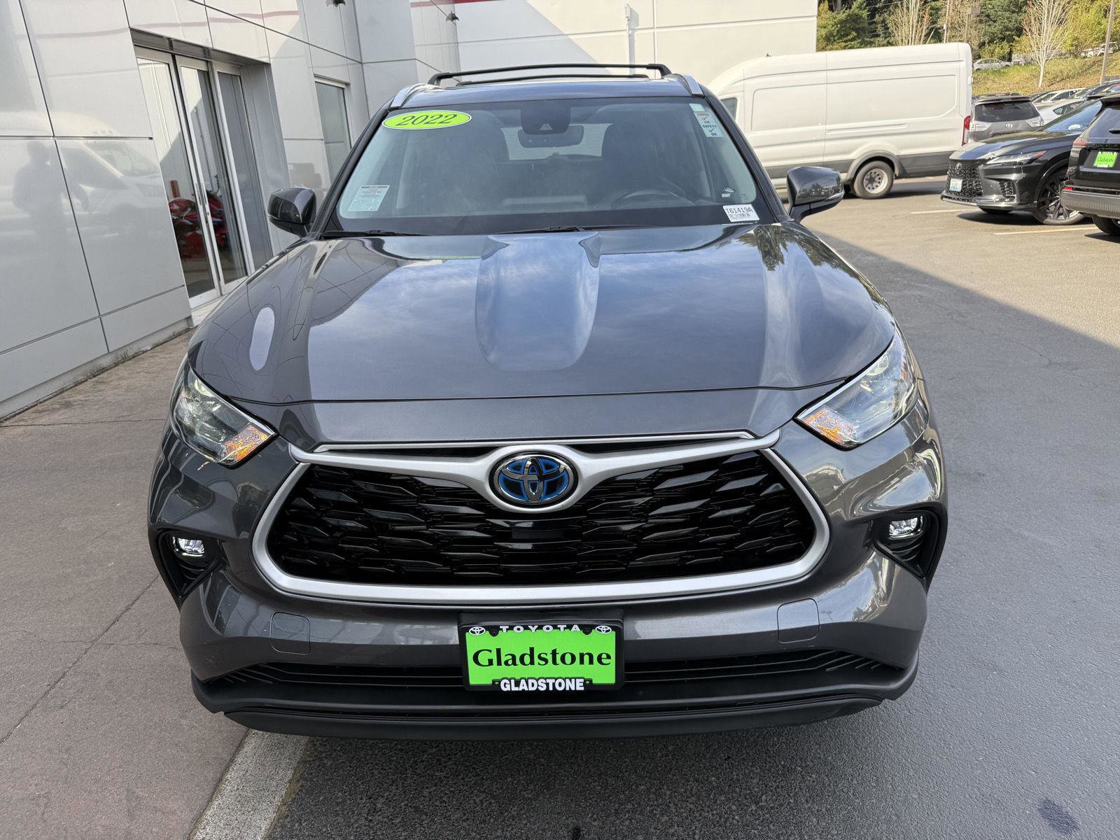 Used 2022 Toyota Highlander XLE AWD/4WD image 9