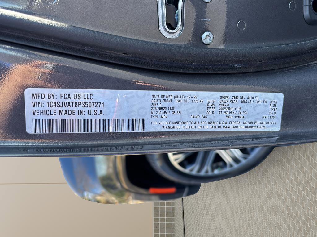 Used 2023 Jeep Wagoneer 4WD w/ Premium Group I image 45