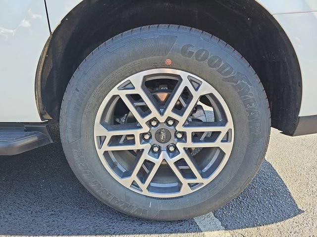 Used 2025 Ford Expedition Max Active RWD image 9