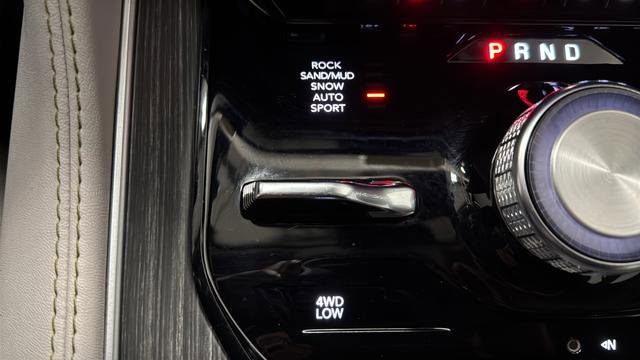 Used 2023 Jeep Wagoneer L Series III w/ Premium Group I image 41