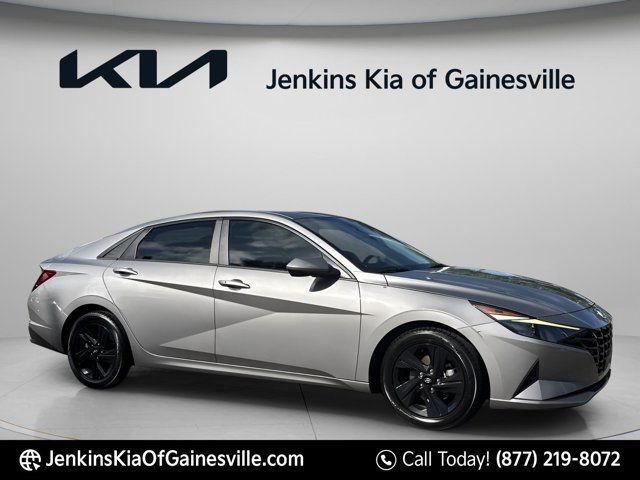 Used 2021 Hyundai Elantra SEL w/ Convenience Package FWD image 2