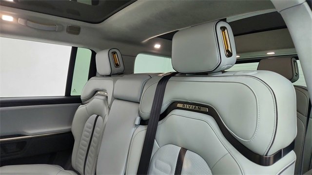 Used 2024 Rivian R1S Launch Edition image 34