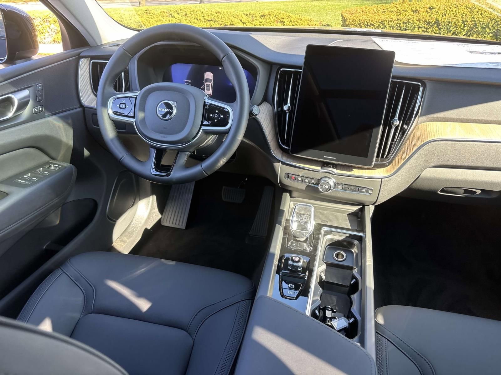 New 2026 Volvo XC60 B5 Plus w/ Protection Package Premier AWD/4WD image 29