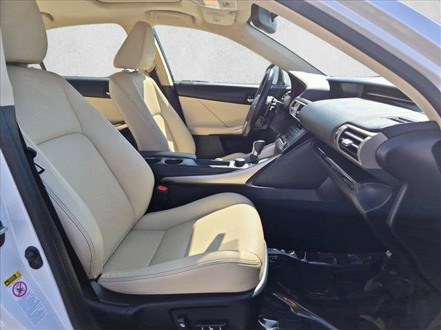 Used 2016 Lexus IS 200t RWD image 21